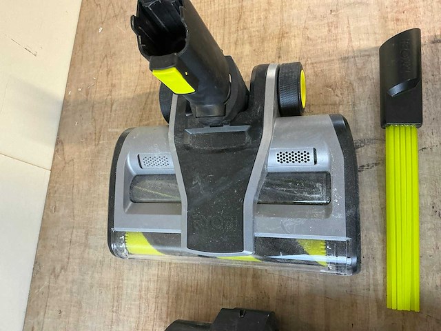 Ryobi one + steelstofzuiger - afbeelding 6 van  7