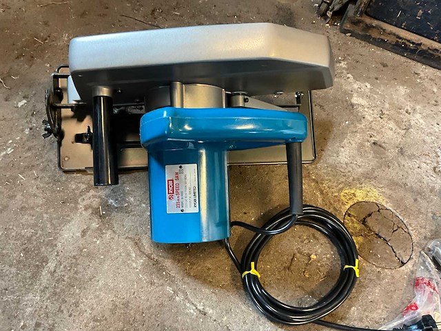 Ryobi w8502 cirkelzaagmachine 235mm - afbeelding 3 van  4
