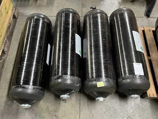 S-advanced materials ta700vh040d koolstofvezel waterstoftank - 40l (4x) - afbeelding 2 van  5