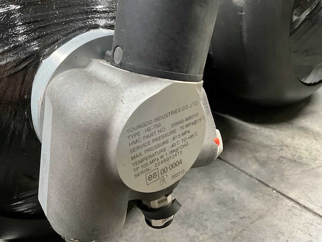 S-advanced materials ta700vh040d koolstofvezel waterstoftank - 40l (4x) - afbeelding 5 van  5