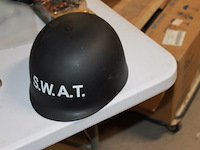 S w a t helm 1x in ds h - afbeelding 1 van  7
