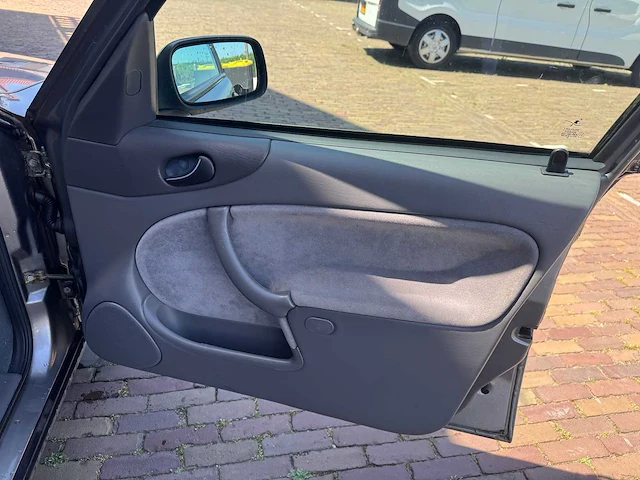 Saab 9-3 2.0t 84-gr-bx - afbeelding 7 van  32