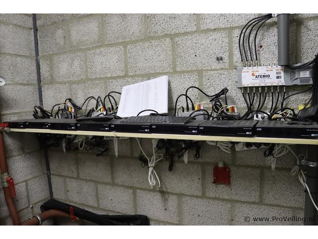Sab hd digital satellite receivers type sab titan ftasc se - 5 stuks & atemio multiswitch & astro breedbandversterker type hvo v38 - afbeelding 3 van  6