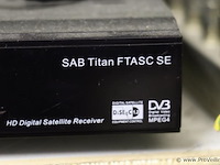 Sab hd digital satellite receivers type sab titan ftasc se - 5 stuks & atemio multiswitch & astro breedbandversterker type hvo v38 - afbeelding 2 van  6