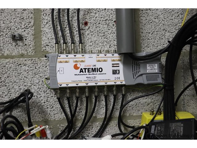 Sab hd digital satellite receivers type sab titan ftasc se - 5 stuks & atemio multiswitch & astro breedbandversterker type hvo v38 - afbeelding 4 van  6