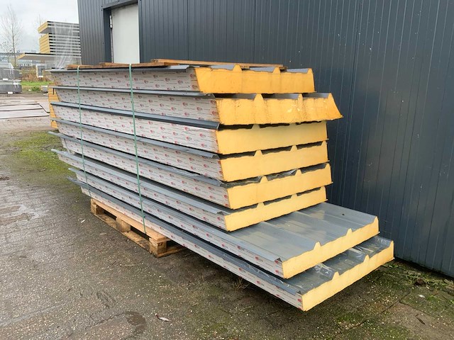 Sab-profiel - d130.1000 - d160.1000 - dak sandwichpanelen (8x) 20m2 - afbeelding 1 van  6