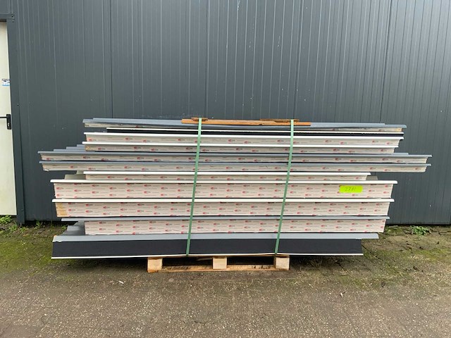 Sab profiel - diverse dak sandwichpanelen (11x) 27m2. - afbeelding 5 van  5