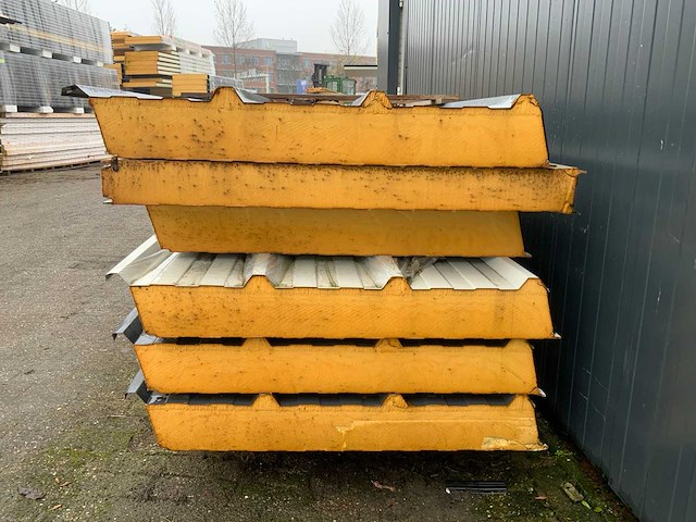 Sab-profiel - diverse dak sandwichpanelen (6x) 16m2 - afbeelding 2 van  7