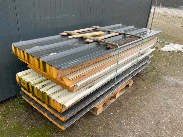 Sab-profiel - diverse dak sandwichpanelen (6x) 16m2 - afbeelding 5 van  7