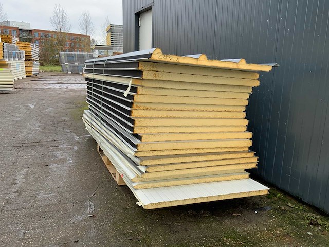 Sab-profiel - diverse sandwichpanelen (20x) 48m2 - afbeelding 1 van  5