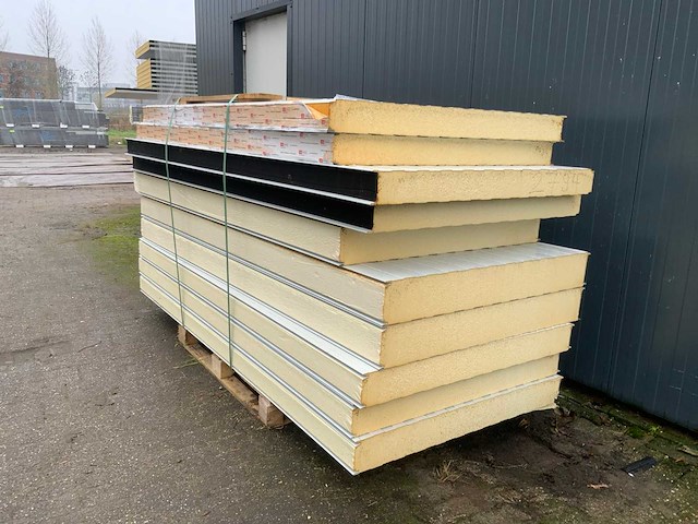 Sab profiel - diverse wand sandwichpanelen (10x) 22m2 - afbeelding 1 van  6