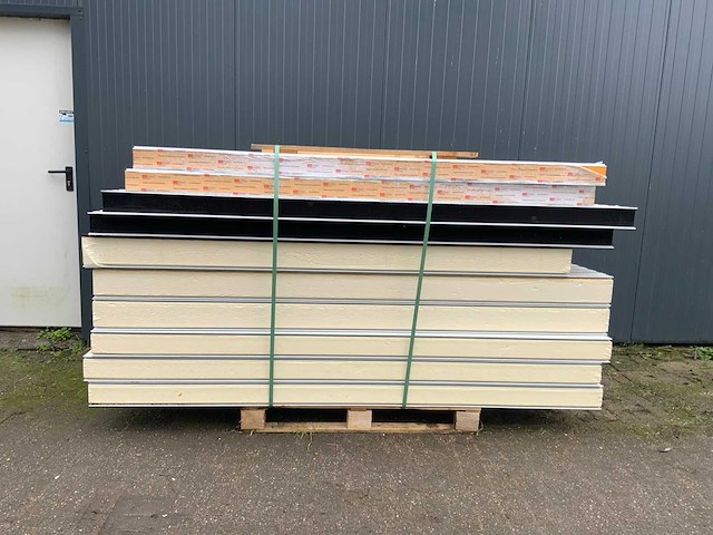 Sab profiel - diverse wand sandwichpanelen (10x) 22m2 - afbeelding 5 van  6