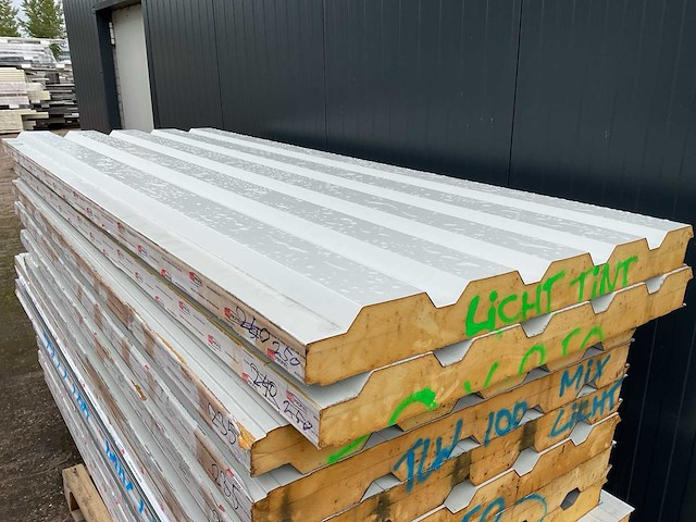 Sab-profiel - tlw 100 - dak sandwichpanelen (13x) 31,6 m² - afbeelding 7 van  10
