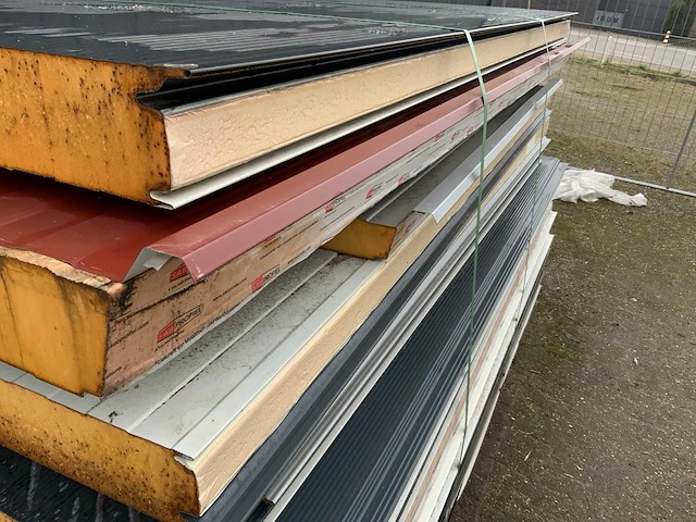 Sab-profile - diverse sandwichpanelen (13x) 26m2 - afbeelding 4 van  7
