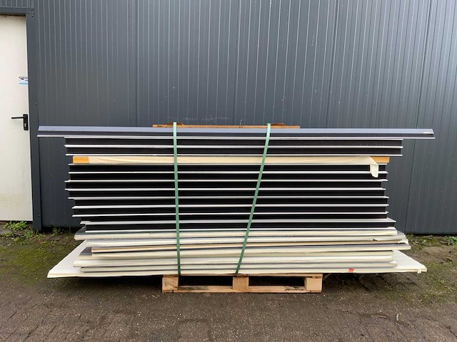 Sab-profile - diverse sandwichpanelen (20x) 48m2 - afbeelding 5 van  5