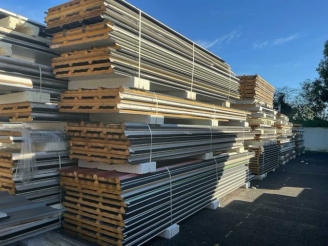 Sab sandwichpanelen 699m2 - afbeelding 5 van  12