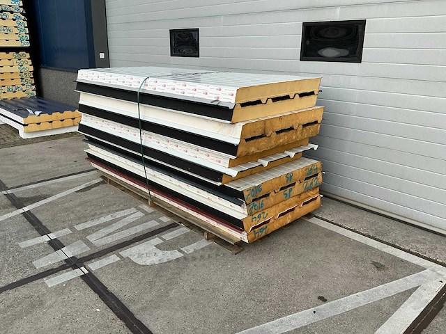 Sabprofiel - d 100/130 - sandwichpanelen (10x) 23 m2 - afbeelding 3 van  6