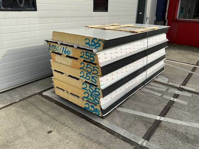 Sabprofiel - d 130/160 - sandwichpanelen (7x) 17,8 m2 - afbeelding 1 van  6