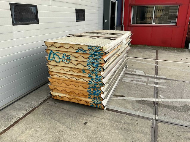 Sabprofiel - ds 83 - sandwichpanelen (16x) 35 m2 - afbeelding 1 van  5