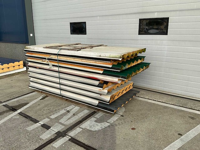 Sabprofiel - ds 83 - sandwichpanelen (16x) 35 m2 - afbeelding 3 van  5