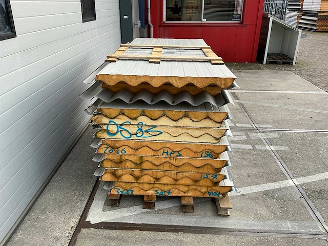 Sabprofiel - os 83 - sandwichpanelen (15x) 26 m2 - afbeelding 4 van  5