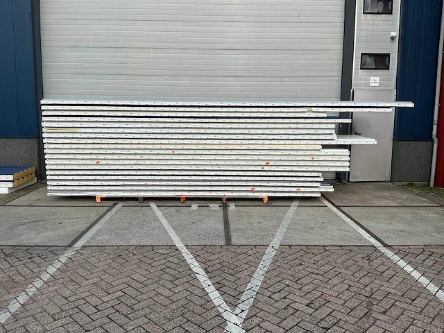 Sabprofiel - tl 60/95 - sandwichpanelen (18x) 97,3 m2 - afbeelding 2 van  6