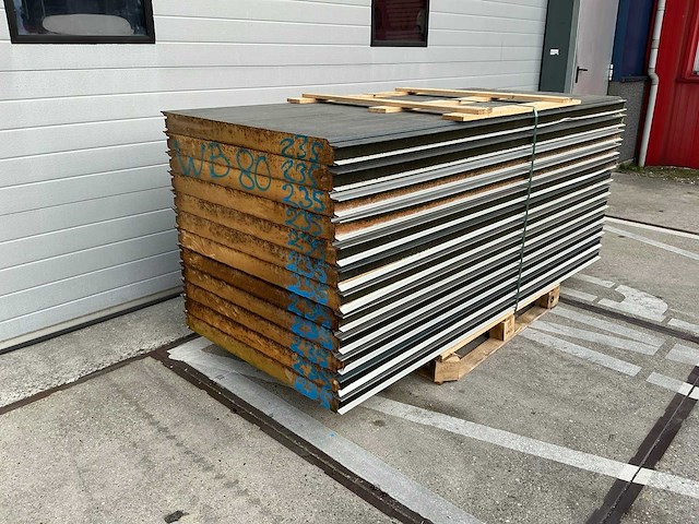 Sabprofiel - wb 80 - sandwichpanelen (12x) 14 m2 - afbeelding 1 van  5