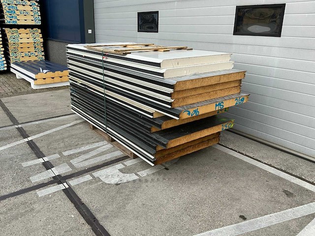 Sabprofiel - wb 80 - sandwichpanelen (13x) 31,6 m2 - afbeelding 3 van  5