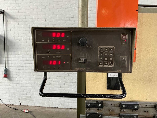 Safan - 1988 - cncs 50-2550 - cnc-kantbank - afbeelding 7 van  9