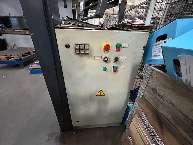Safan - motoman - 2001 - cncl-r 80-3100 ts1 - cnc-kantbank met buigrobot - afbeelding 21 van  34