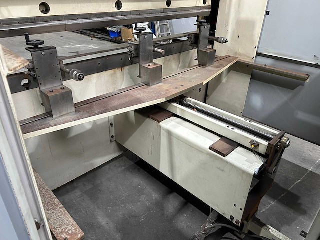 Safan - smk40-2100 - cnc press brake - afbeelding 4 van  6