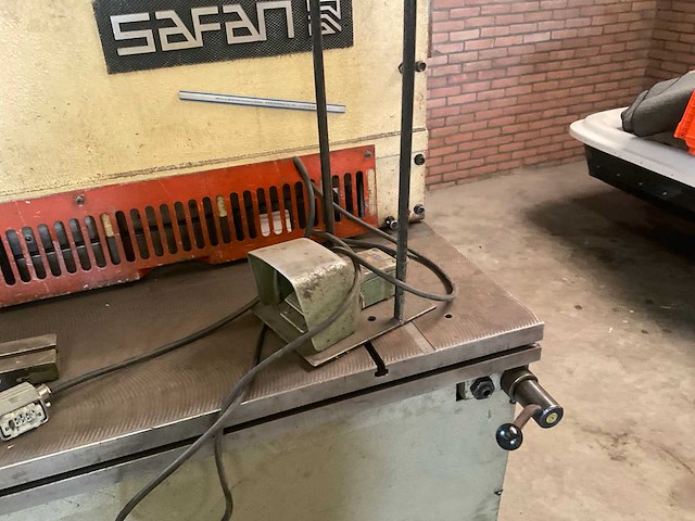 Safan 22,5-4 pons- en knipmachine - afbeelding 10 van  11