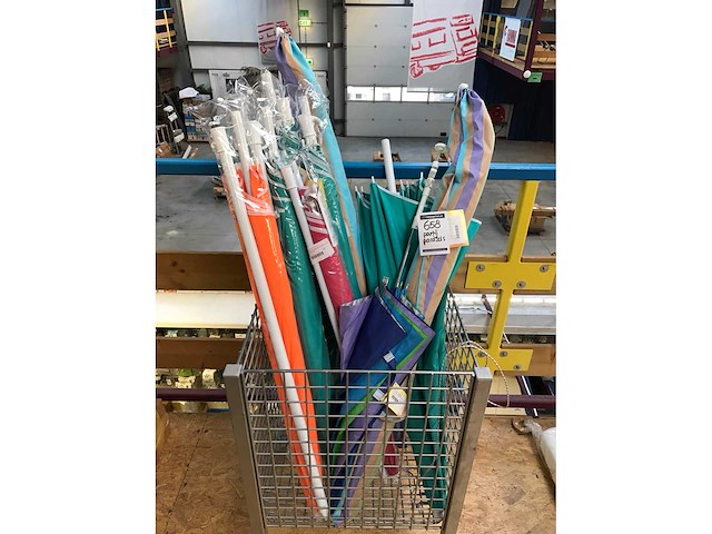 Safarica partij diverse strandparasols - afbeelding 2 van  3