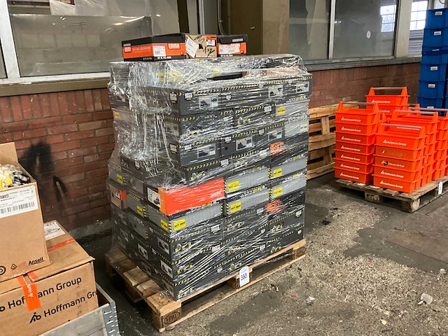 Safety jogger / gevavi diverse veiligheidsschoenen (88x) - afbeelding 2 van  3