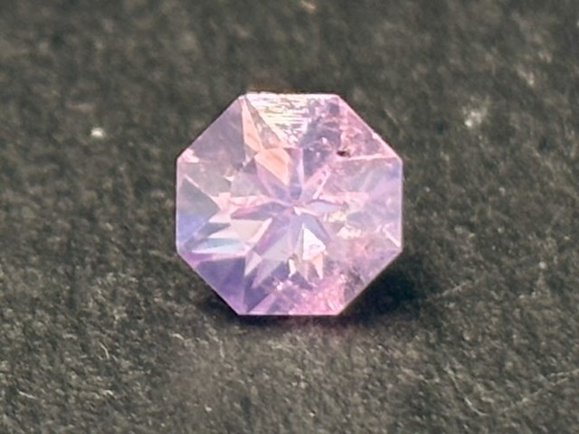 Saffier - 0.90 carat natuurlijke roze saffier - afbeelding 1 van  6