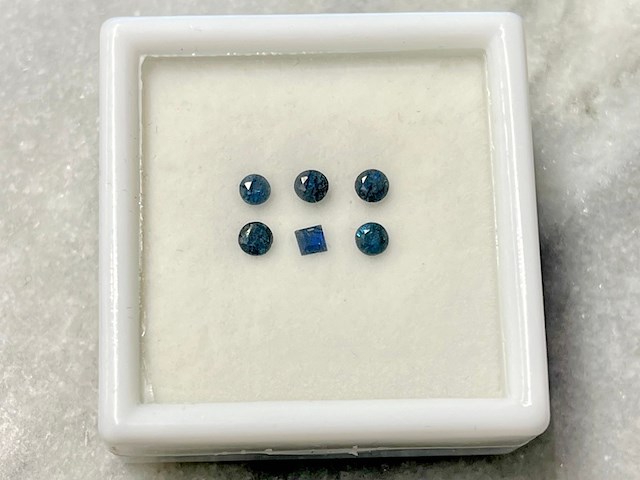 Saffier - 1.05 carat natuurlijke saffier - afbeelding 1 van  3