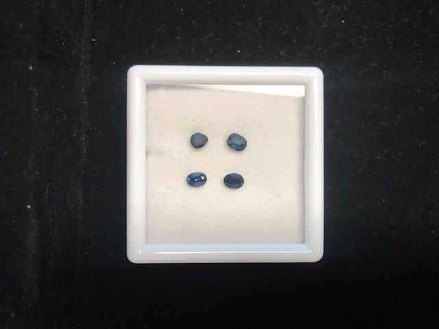 Saffier - 1.08 carat mooi saffier - afbeelding 2 van  5