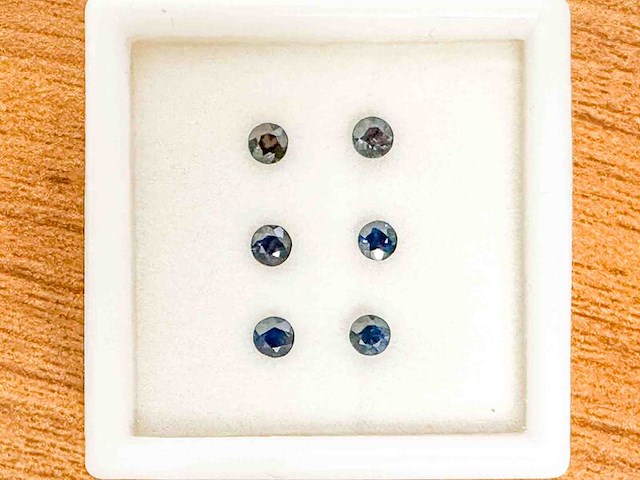 Saffier - 1.45 carat natuurlijke ronde saffieren - afbeelding 1 van  4