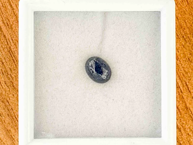 Saffier - 2.01 carat natuurlijke cabochon saffier - afbeelding 1 van  4