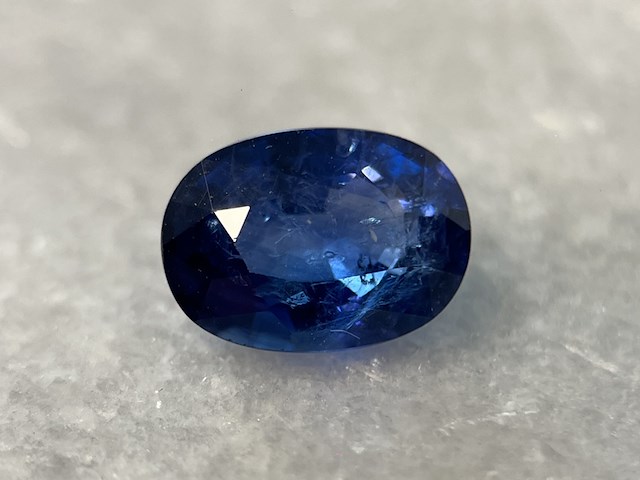 Saffier - 2.42 carat natuurlijke saffier met nel certificaat - afbeelding 1 van  5