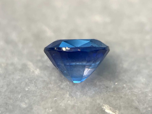 Saffier - 2.46 carat natuurlijke saffier - afbeelding 2 van  5
