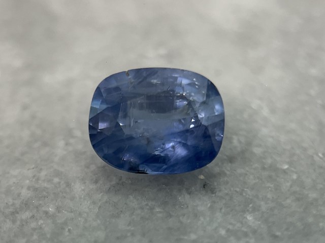 Saffier - 2.64 carat natuurlijke blauwe saffier - afbeelding 1 van  6