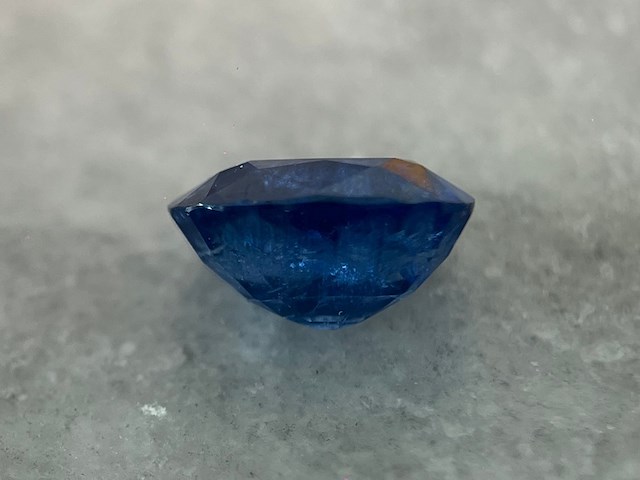 Saffier - 3.16 carat natuurlijke royal blue saffier - afbeelding 2 van  6