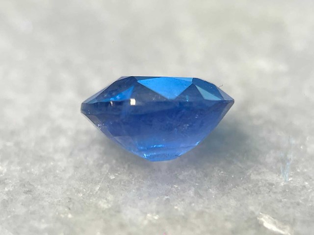 Saffier - 3.48 carat natuurlijke saffier - afbeelding 2 van  5