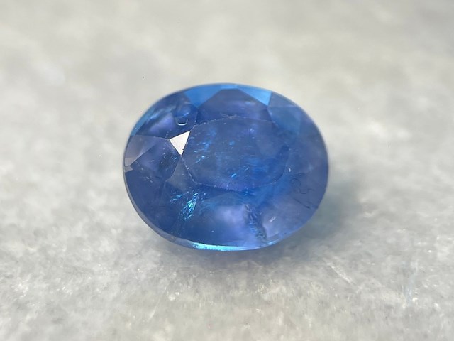 Saffier - 3.48 carat natuurlijke saffier - afbeelding 1 van  6