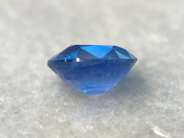 Saffier - 3.48 carat natuurlijke saffier - afbeelding 2 van  6