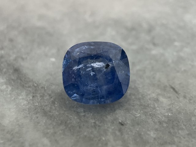 Saffier - 6.02 carat natuurlijke blauwe saffier - afbeelding 1 van  6