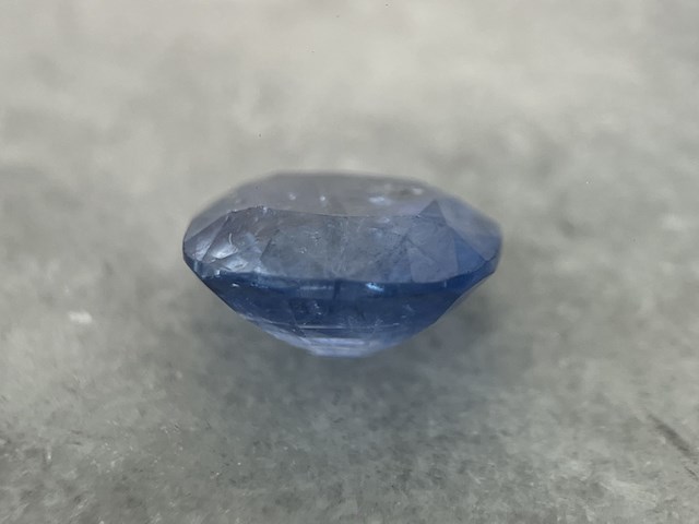Saffier - 6.02 carat natuurlijke blauwe saffier - afbeelding 3 van  6