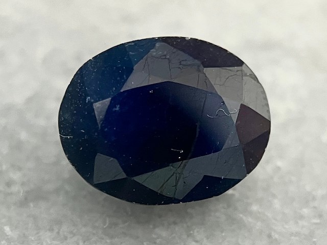 Saffier - 6.87 carat natuurlijke saffier - afbeelding 1 van  5