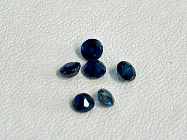 Saffier - mooie rond geslepen natuurlijke saffieren van hoge kwaliteit 1.03 carat - afbeelding 2 van  3